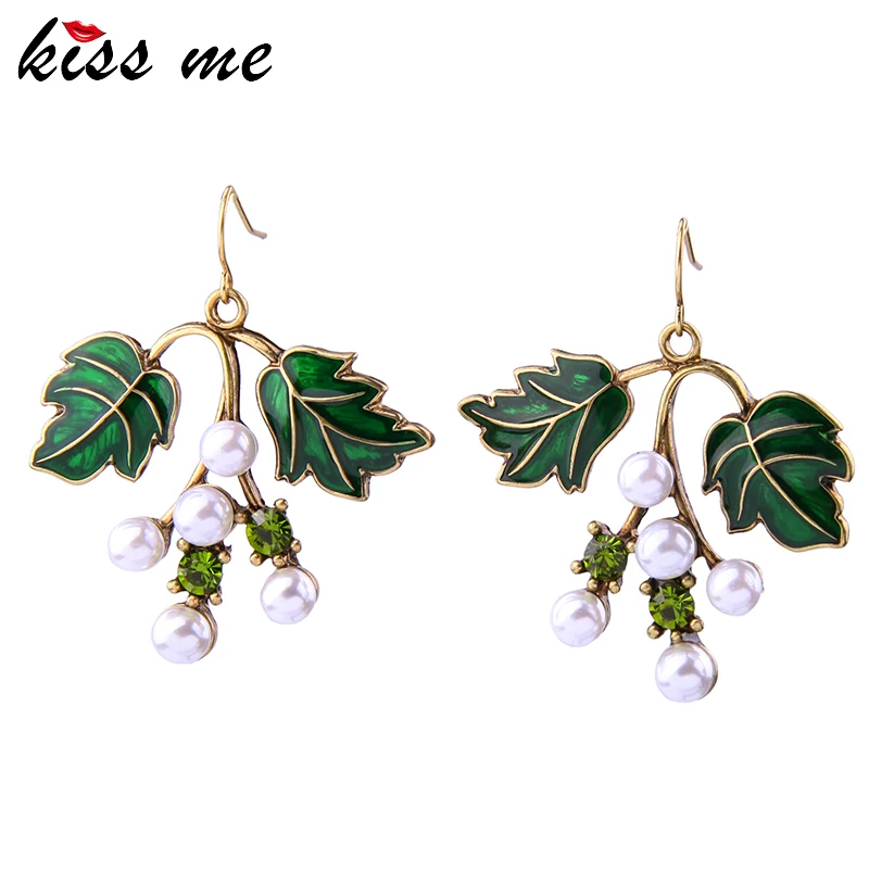 

KISS ME Black Green Leaves Dangle Earrings Enamel Simulated Pearls Jewelry Women Retro Accessories