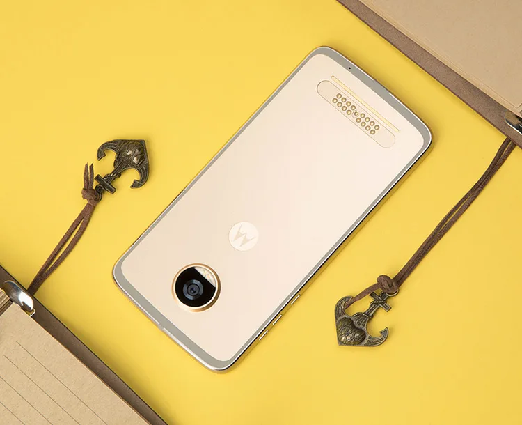 MOTO Z2 PLAY Smartphone - Super AMOLED FHD Screen