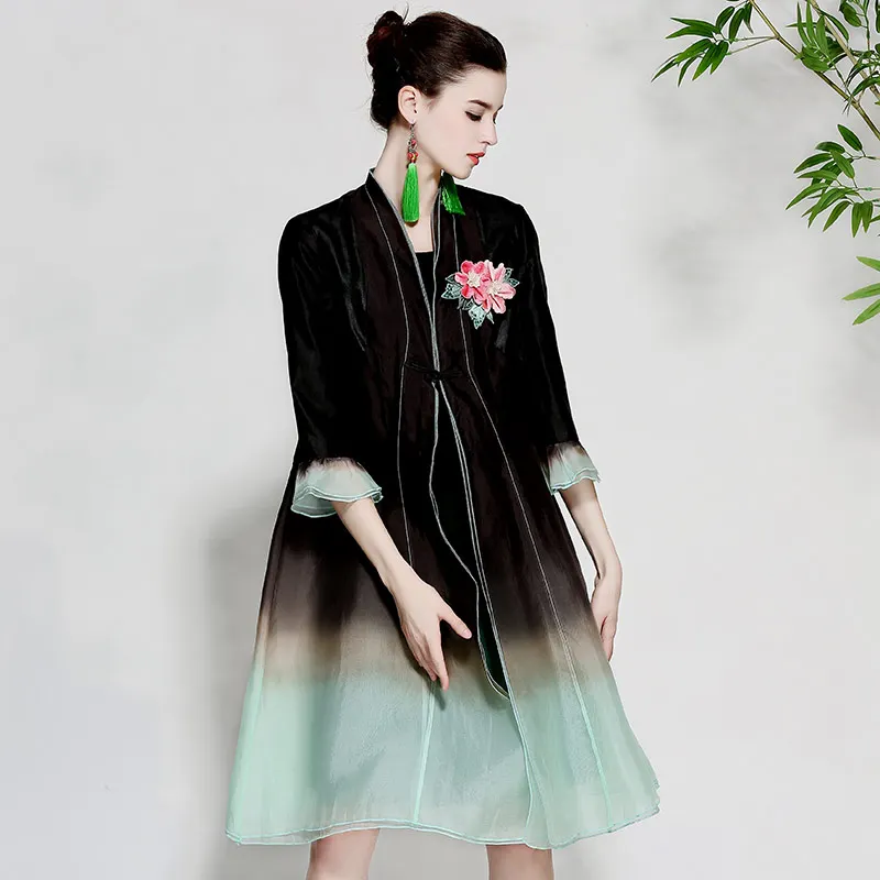 

Vintage royal floral summer coats woman dress embroidery Windbreaker loose lady elegant plus size silk trench coat female L-XXXL