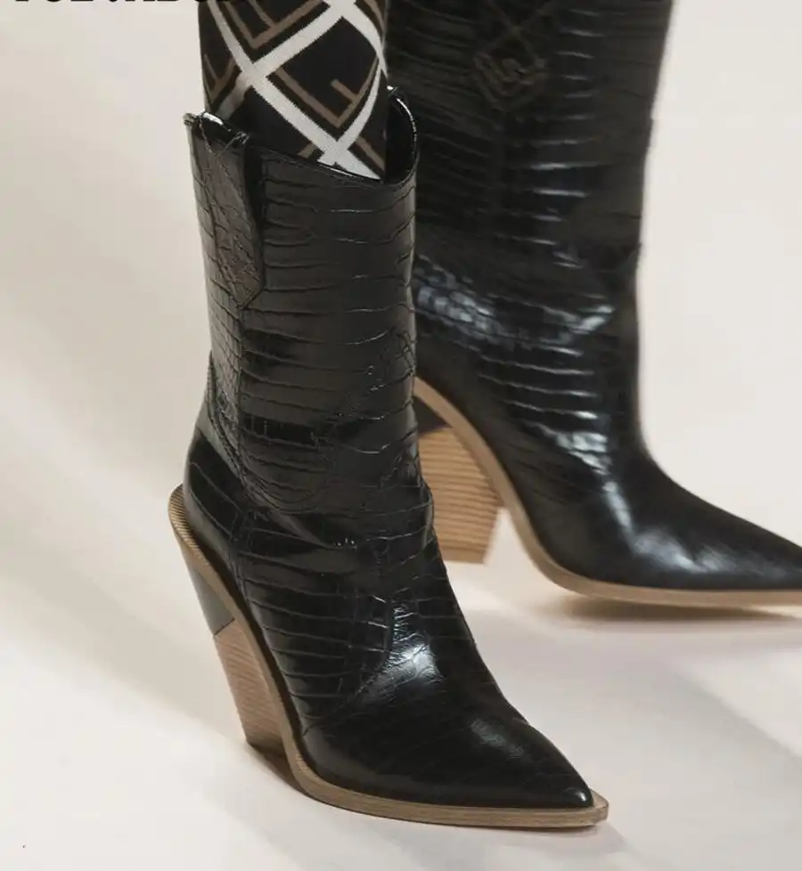 womens snakeskin cowboy boots