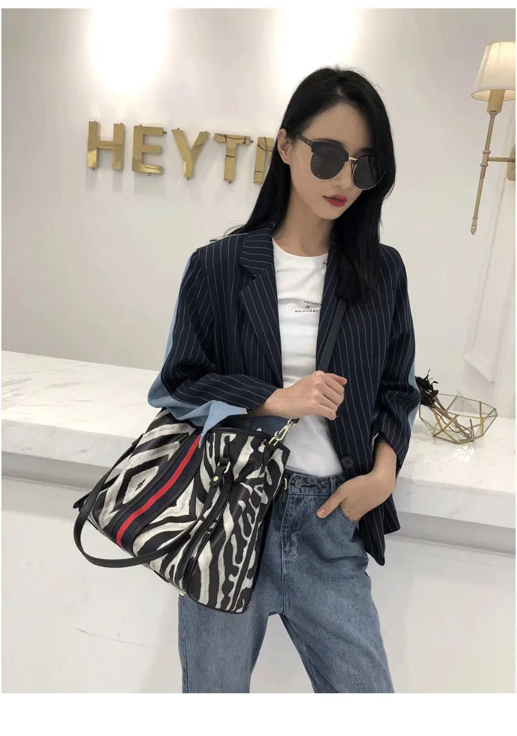 stylish-female-big-handbag-leisure-shoulder-bag-women-black-zebra-grain-large-capacity-pu-leather-bag-for-girls-tote-(2)