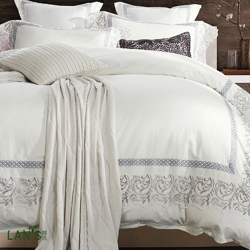 Exquisite Elegant White Embroidery 4pcs Bedding Sets 60S Egyptian