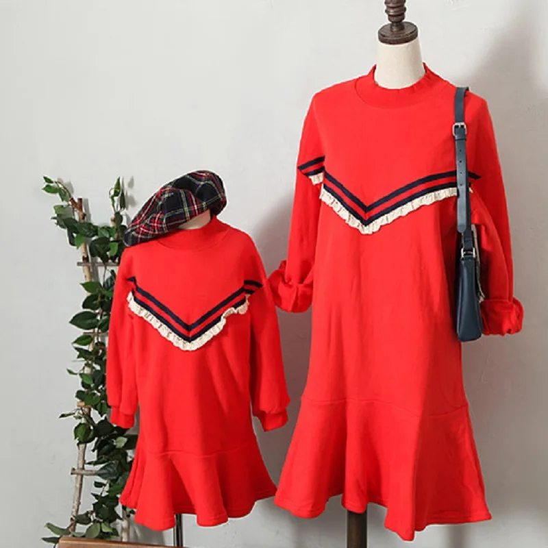 

2018 Brand New Mother Daughter Matching Dresses Women Girls Long Sleeve ripple Floral Dress Family Clothes