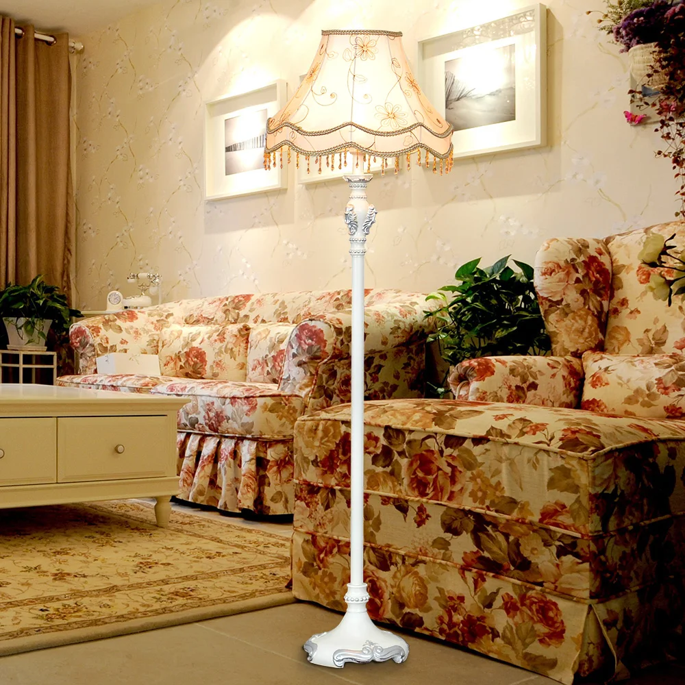 

European-style living room floor lamp floor lamp modern minimalist bedroom floor lamp vertical Nordic creative LED