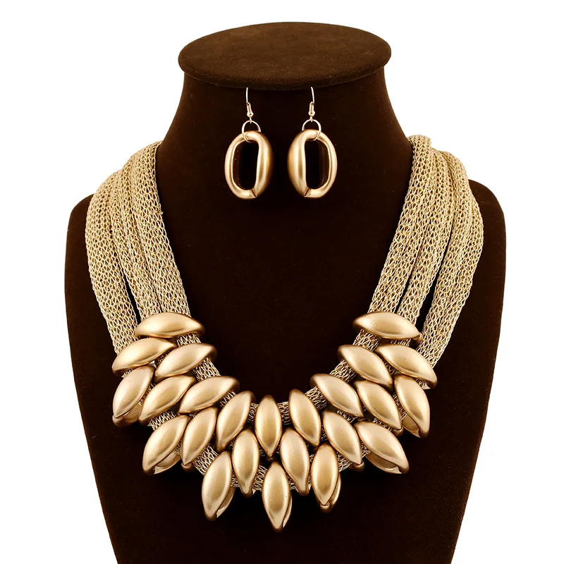 

PJX High-Grade Concise Necklace Jewelry Exaggerates the Fashion Ladder Show of Golden Acrylic Fringed Cotton Rope Suit