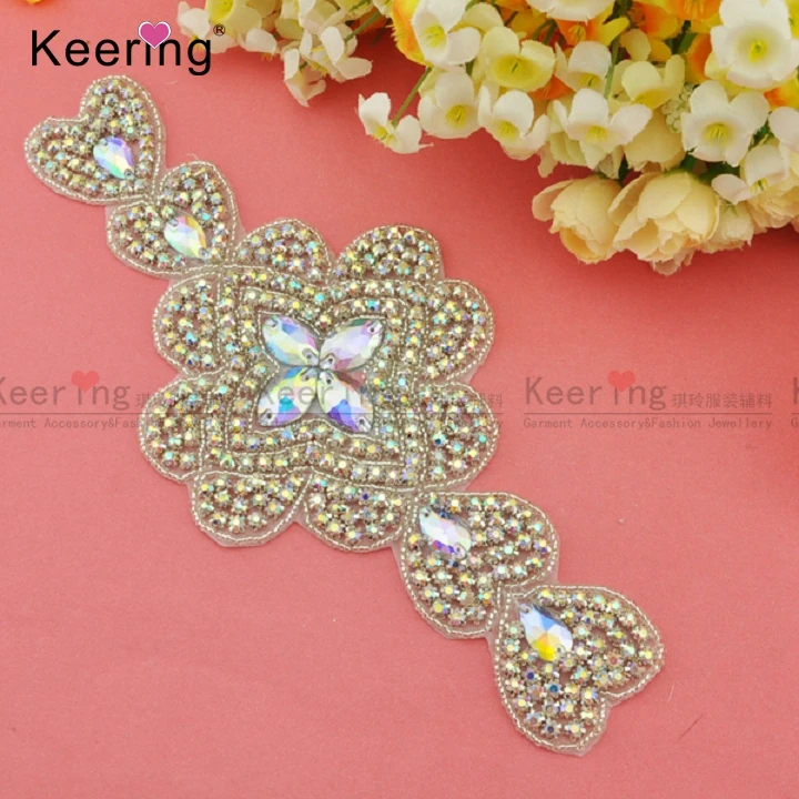 

Keering AB Color Rhinestone Beaded Flower Applique WRA-430