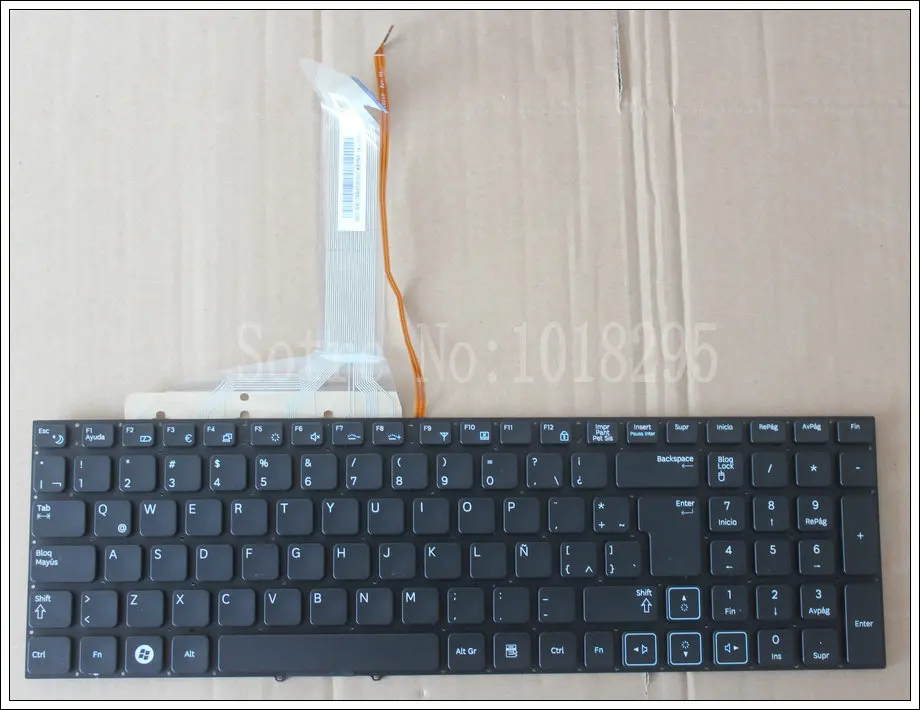 

NEW Latin Laptop Keyboard For Samsung RF712 RF710 RF711 RF730 Black LA with backlight no frame