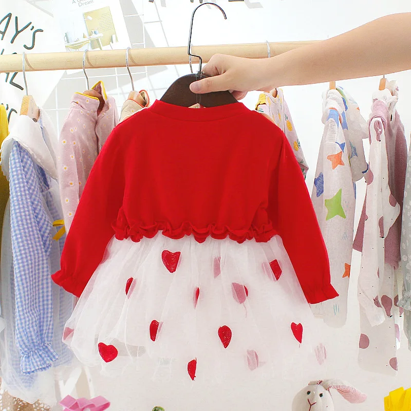 Осенняя одежда для маленьких девочек платье для новорожденной с длинными рукавами, милое Сетчатое платье принцессы с принтом в виде сердечек vestido infantil