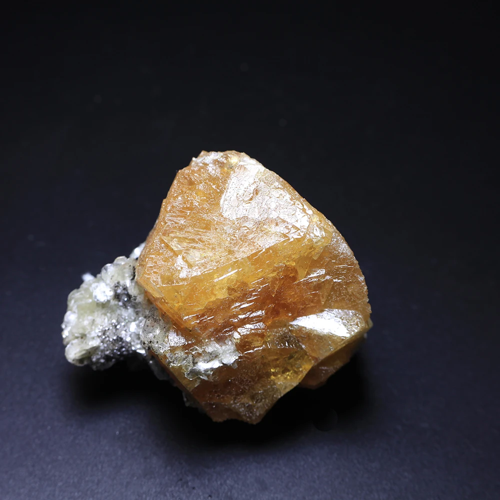 344.8 г натуральный Камни минералов и рок-кварцевый шеелит лист MICA Редкие руды уникальные образцы