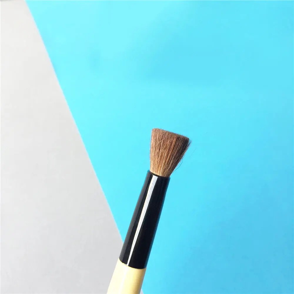 Bobbi Brown Eye Shader Brush _ 3