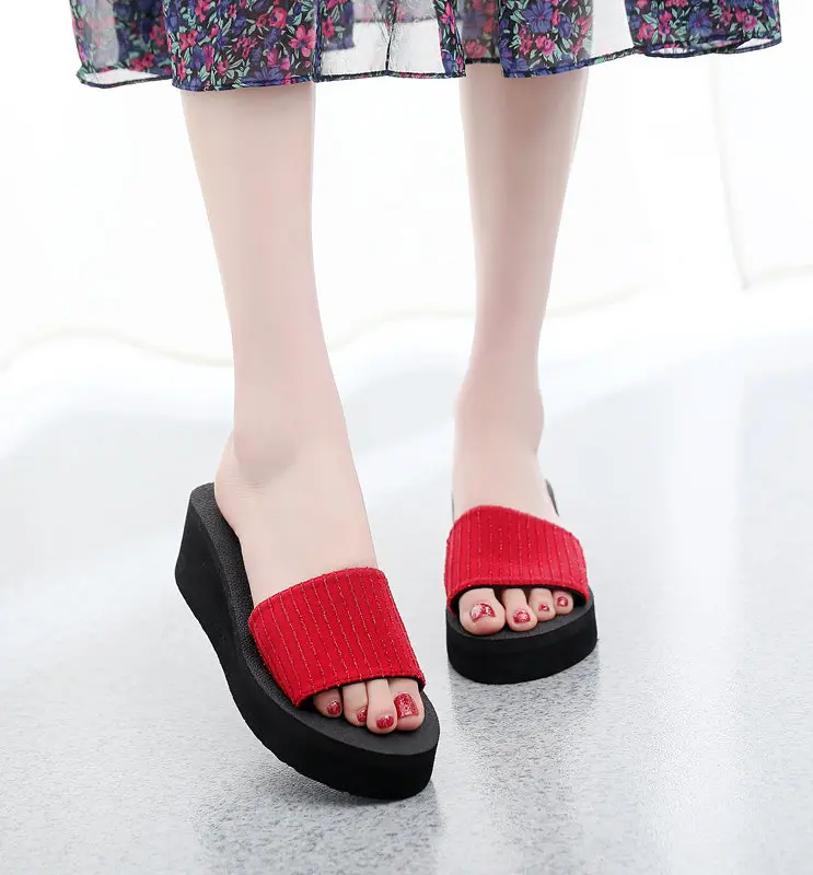 red flip-flops Все YIXIE/; женские сандалии на платформе; босоножки на высоком каблуке; модные тапочки в полоску; пляжные вьетнамки; женские разноцветные - Цвет: red flip-flops