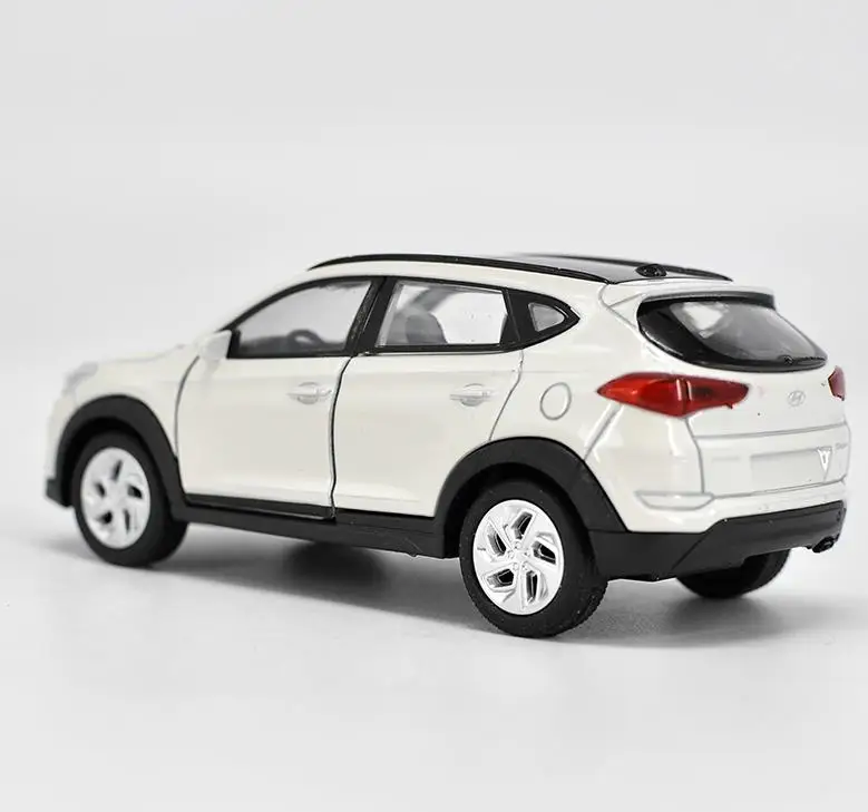 Модель автомобиля из сплава 1:36 высокая имитация Hyundai Tucson металлическая модель