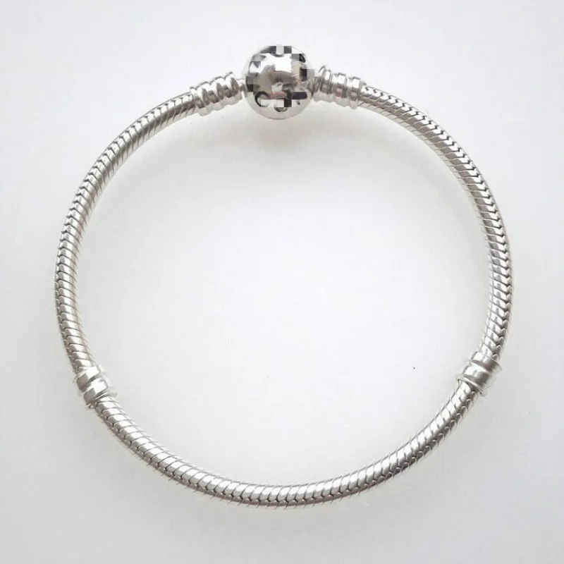 

Europe and Popular Charm 100% 925 Sterling Silver Bracelet DIY Base Chain Double-sided LOGO Round Buckle Snake Bone Chain