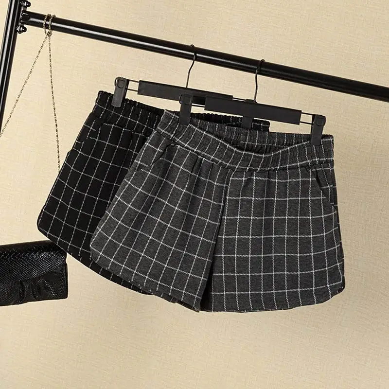 K73 Spring Casual Women Plaid Shorts 4XL Plus Size Clothes Elastic