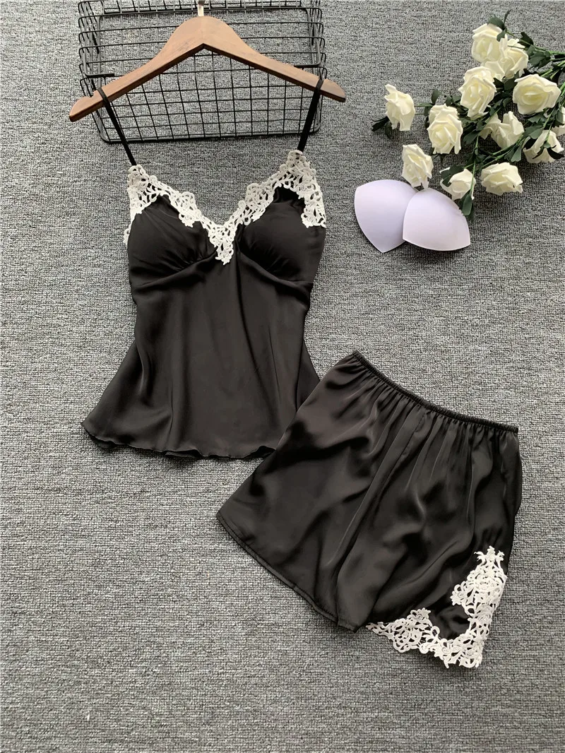 10616137458_2043651032