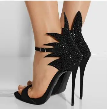 

2019 summer new fashion Roman Suede leather solid color buckle with thick high heel elegant ladies sandals