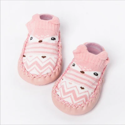 Носки для малышей с резиновой подошвой, носки-тапочки с рисунками животных, кошек, детей, девочек и мальчиков, обувь с рисунками из мультфильмов, нескользящие носки из искусственной кожи для новорожденных и малышей - Цвет: 525 pink