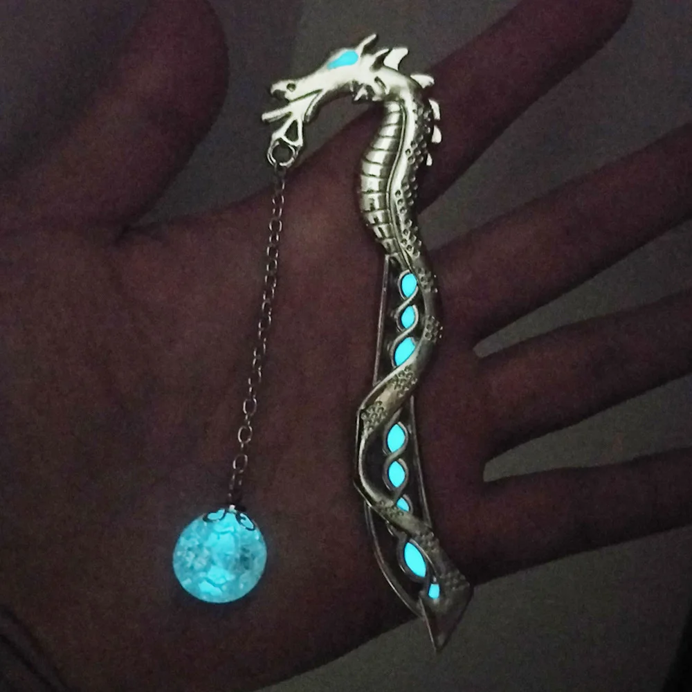 

Nocturnal Hippocampus hairpin bookmark retro-luminous metal dragon-shaped bookmark, creative school gifts stationery supplies