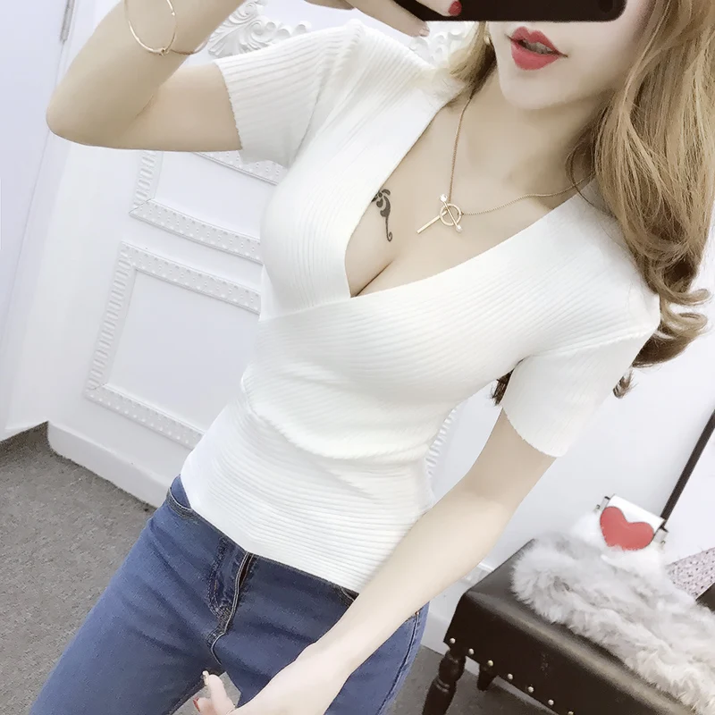 Sweater Sexy V-Neck Tops 2018 Summer Women Sweaters And Pullovers Korean Style Short Sleeve Femme High Elastic Knitted Shirt Red