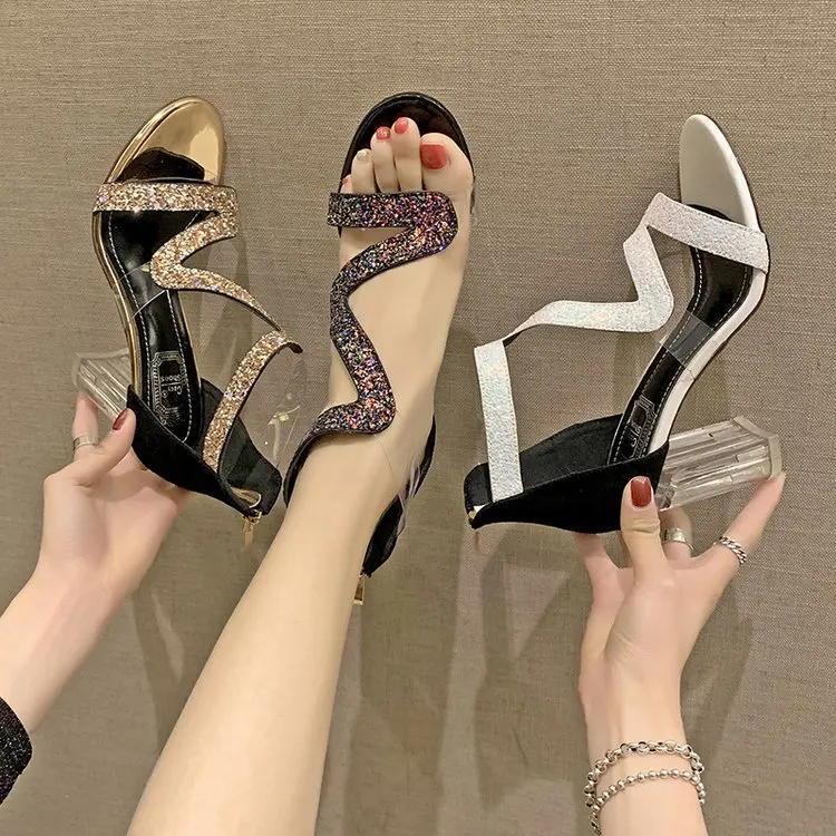 Женские сандалии для отдыха на высоком каблуке; базовые летние вечерние босоножки на квадратном каблуке с закрытой пяткой; модная повседневная обувь на молнии