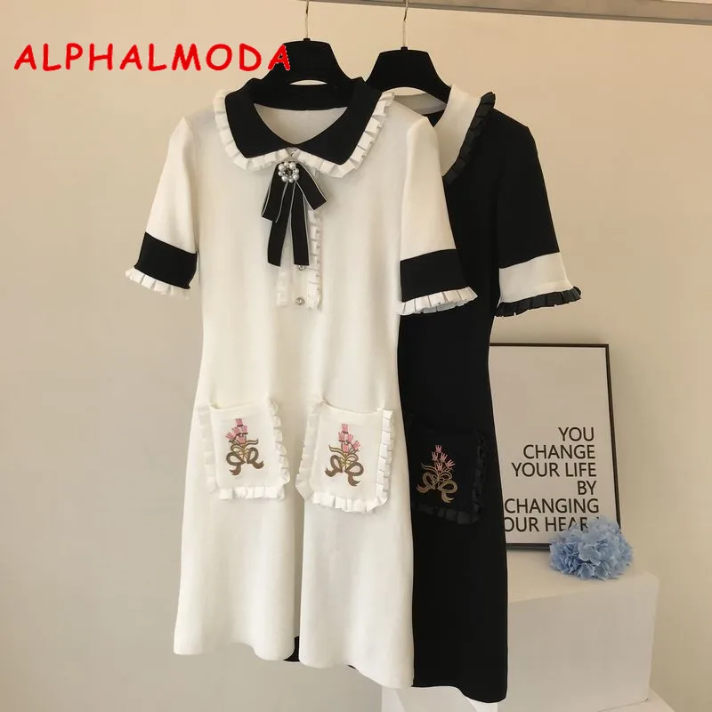 Женское трикотажное платье ALPHALMODA Черное и белое элегантное с цветочной вышивкой