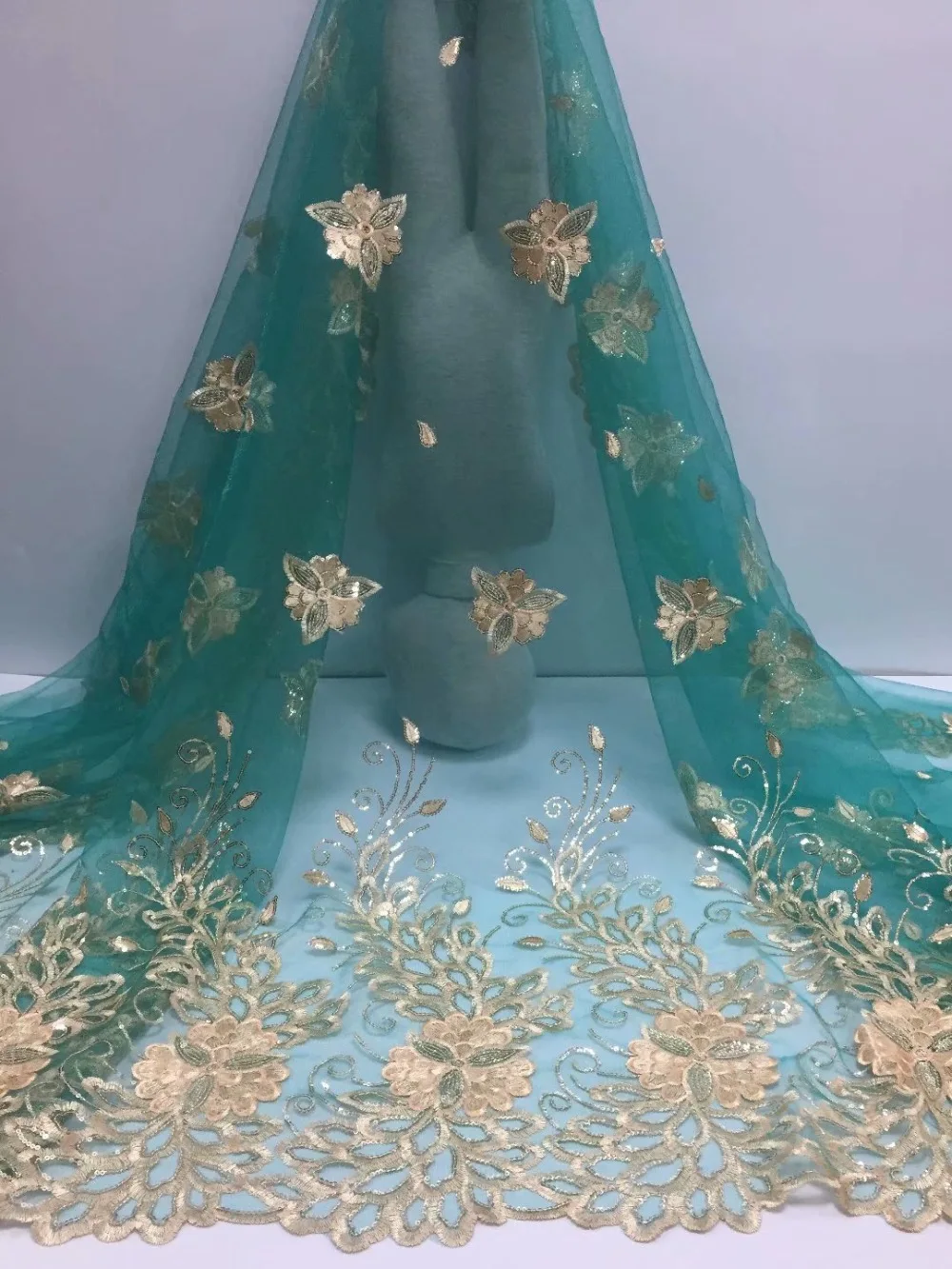 

African lace fabric 2019 latest green gold sequins fabric high quality tulle sequins lace fabric for Wedding Dress 5yards/piece