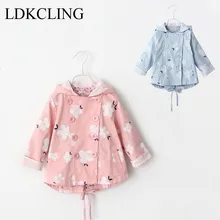 Осенне-зимние куртки для маленьких девочек Детская Корейская Милая одежда с цветочным принтом для маленьких девочек, пальто, верхняя одежда Детские ветровки