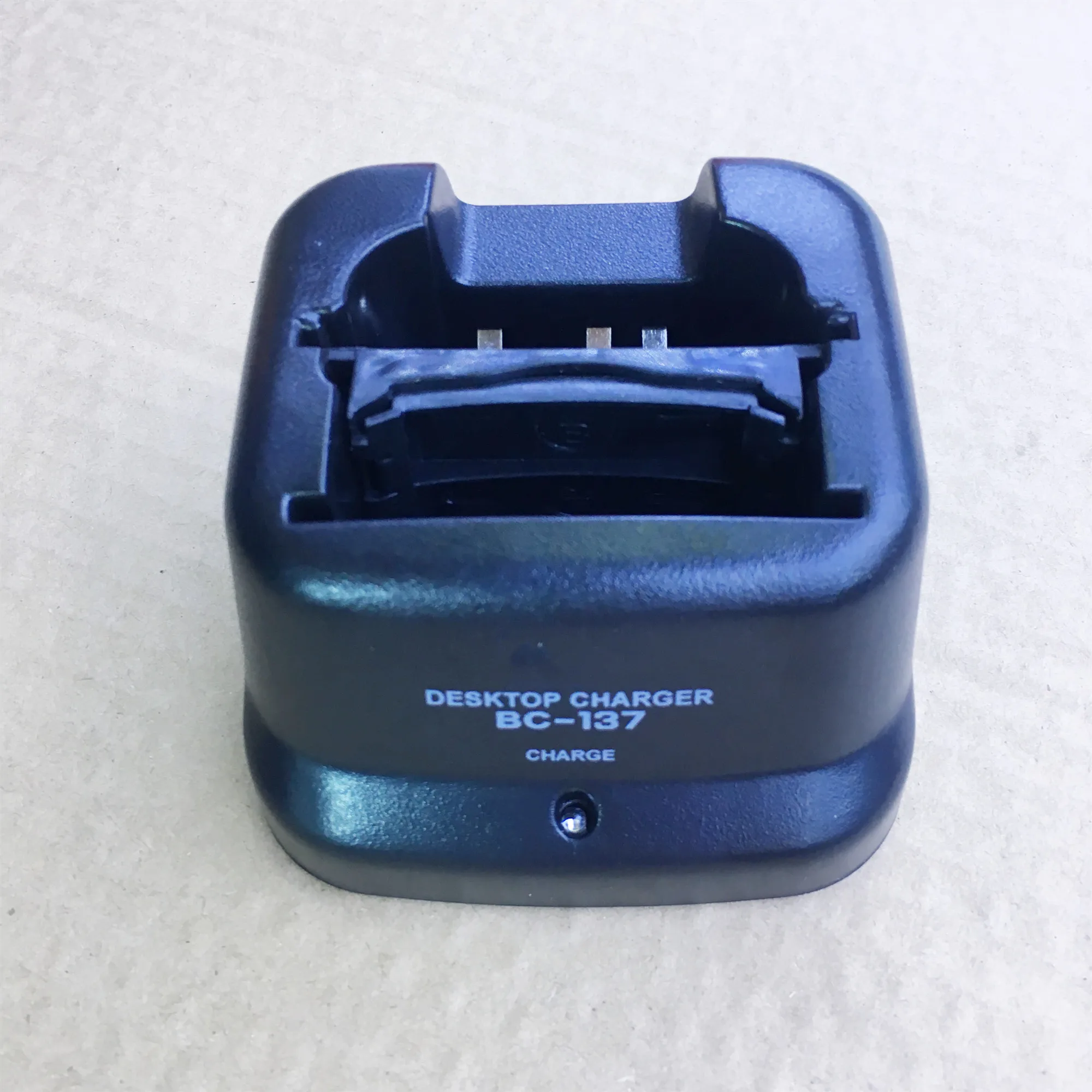 BC137 единственное настольное базовое зарядное устройство для ICOM IC V8 V82 F11 F21 и т. д.