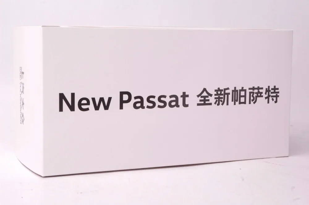 Volkswagen Passat 2016 car model in scale 118 purple (9)