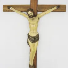 Hankroi 19,6 дюймов Настенный Крест, распятие ручная роспись смолы тело Христа на карбонизированная древесина крест смола скульптура Иисуса