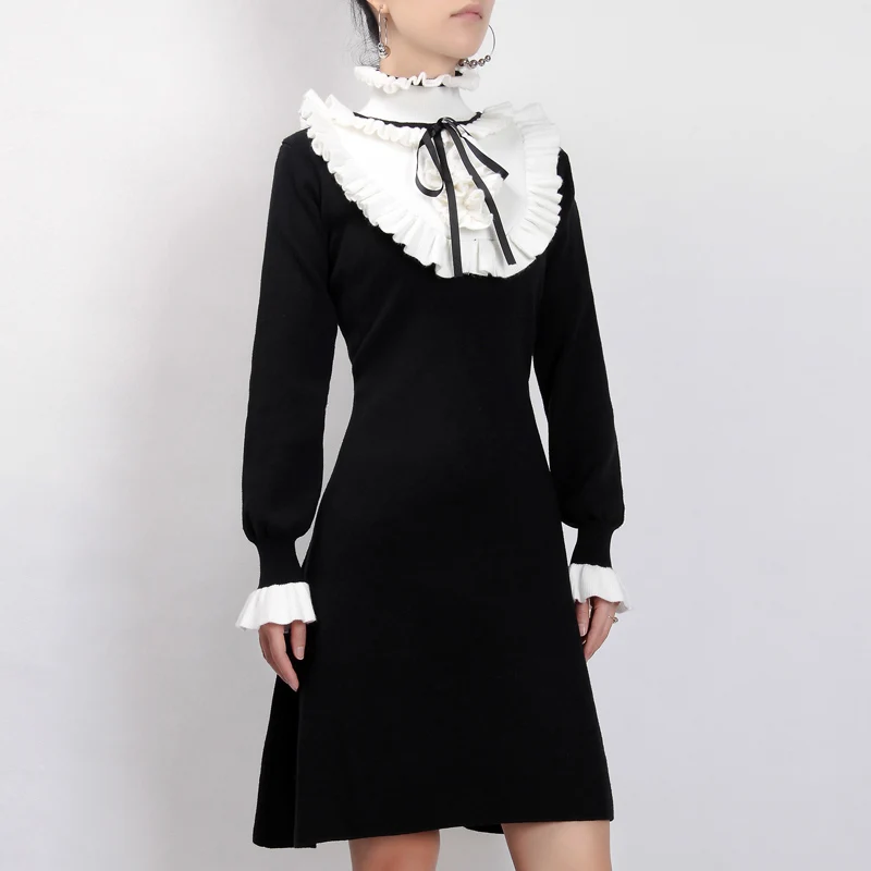 

Winter Vintage Royal Runway Sweater Dress 2018 New Dress Women Turtleneck Ruffle White and Black color block Thick Knitted Dress