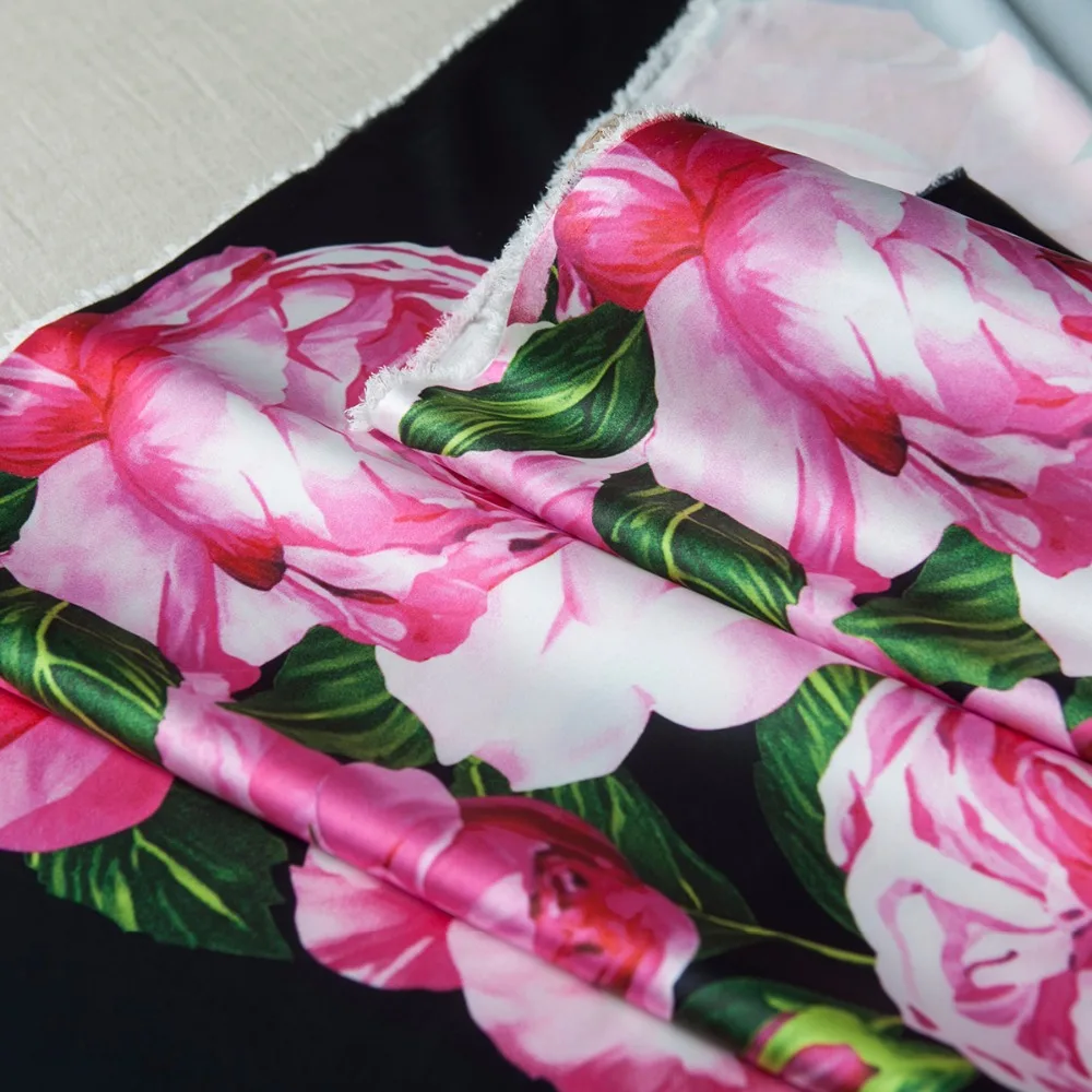 Модная шифоновая ткань с принтом от кутюр, искусственный шелк, атлас, розовая цветочная ткань, хороший блеск, гладкая, мягкая, пошив, драпировка, рукоделие поштучно