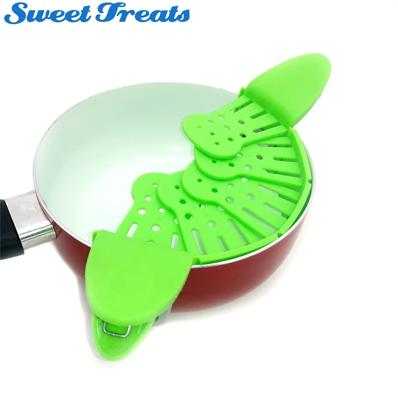 

Sweettreats Kitchen Fold Away Strainer and Universal Colander No-hands No-Fuss Clip-On Strainers. Universal Size Fits Most Pans