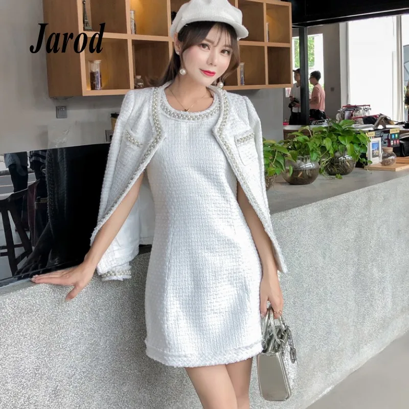 2018 New Autumn Runway Tweed 2 Piece Set Dress Designer Winter Women Beading White Jacket Coat + Mini Tank Wool Blend Suits