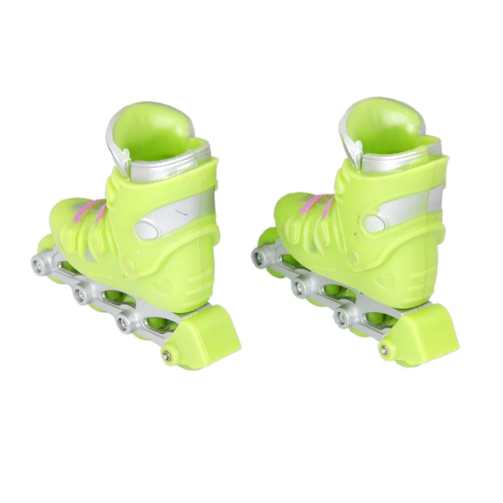 One Pair ABS Plastic Finger Roller Skates, Sport Games Kids Collectibles Gift, Doll Shoes Accessory Dollhouse Green