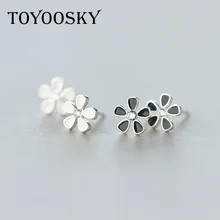 TOYOOSKY простые пять лепестков цветы черный белый цвет серьги гвоздики серебро 925 пробы для женщин девочек эпоксидный процесс обработки