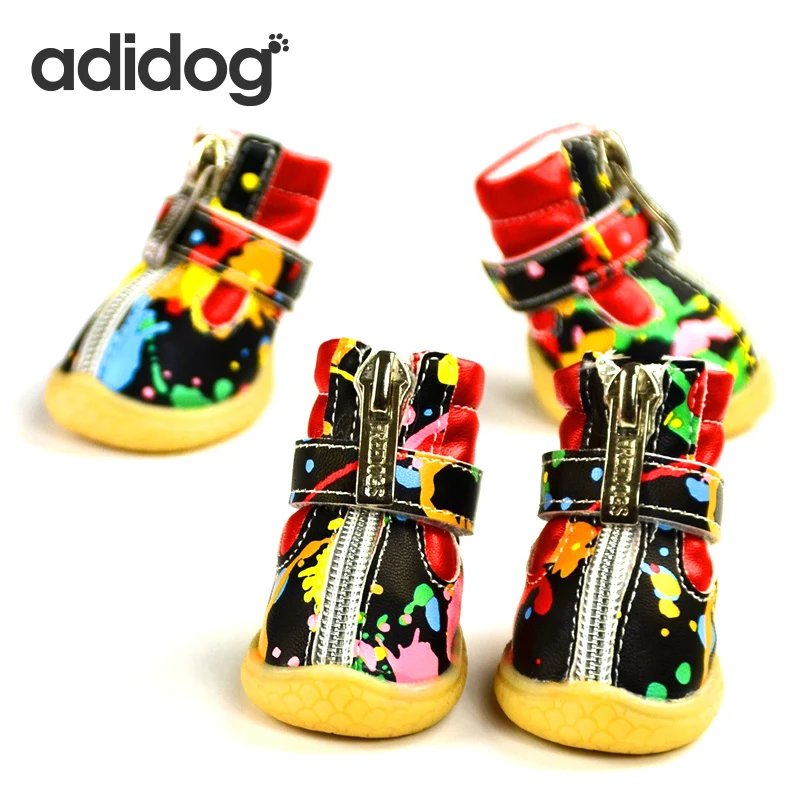 Koop 2018 Nieuwste Pet Dog Schoenen Winter Super Warm Wit Zwart 4 stks set Hond Laarzen rits Anti Slip XS XL Schoenen Sneeuw Leuke