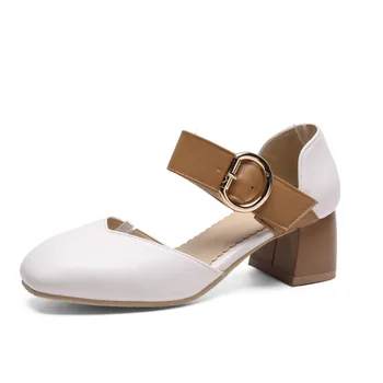 

Comfortable with thick heel shoes 18 years spring and summer new 33-48 size code hollow student sandals 1835