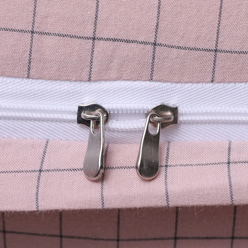 (3)