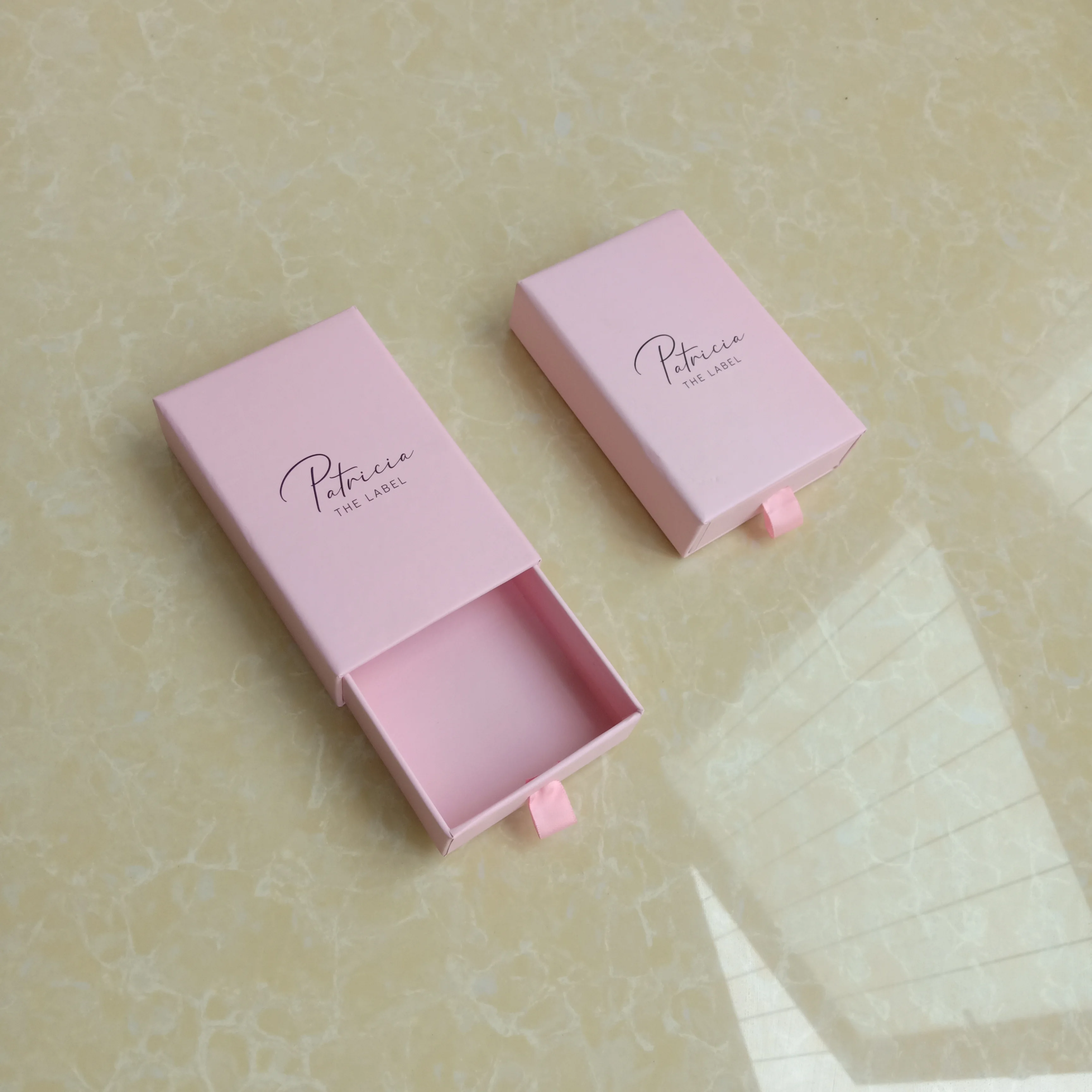 2000 шт./лот изготовление под заказ весь розовый цветной ящик картонная коробка с напечатанным логотипом упаковочные коробки для ювелирных подарков