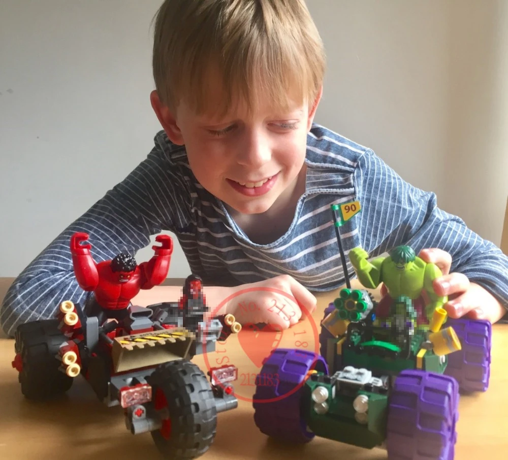 

New Marvel Super Heroes red hulk motor vs geen hulk car fit legoings avengers hulk building Blocks Bricks gift kid set Boy Toys