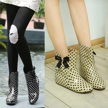 2014 neue mode Gummistiefel Frauen Polka Dot kurzen Regen Stiefel innen-ferse Versteckter Keile Bogen wasserdicht Stiefeletten große größe 34-43