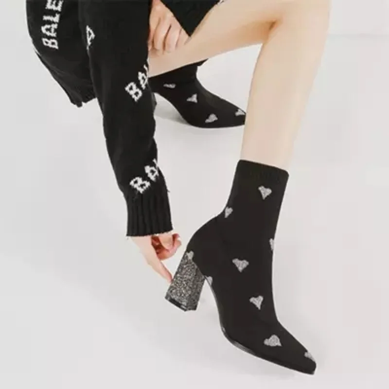 

2018 spring and autumn fashion new pointed sexy thick with high heel boots thick with heart-shaped embroidery stretch knit socks