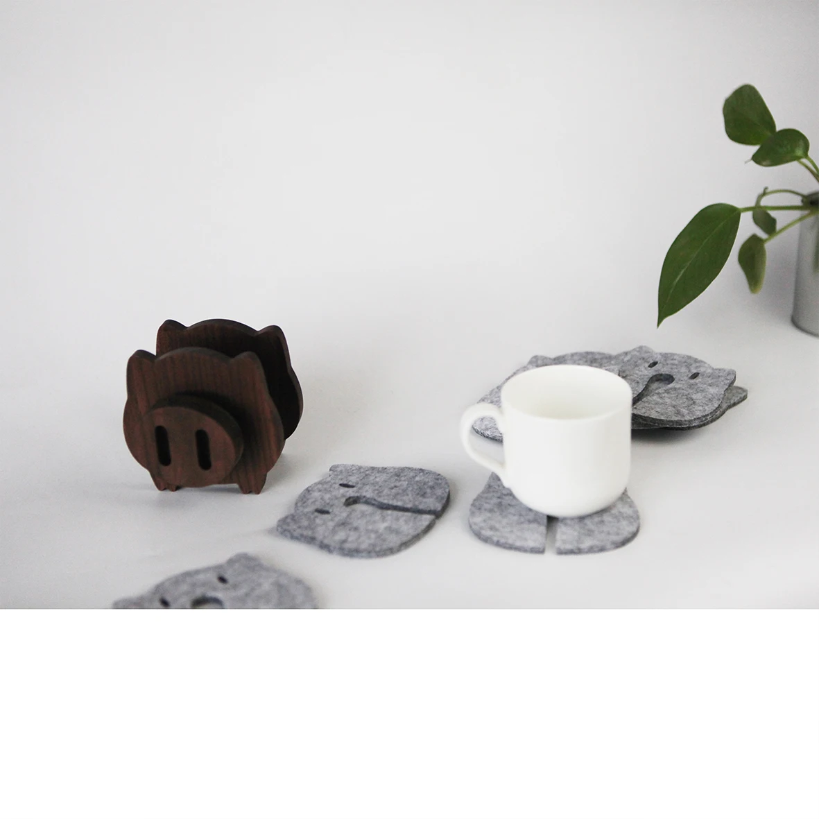 Kopen Zwarte Walnoot Vilt Onderzetters Diy Mooie Varken Vorm 8 Pcs Vilt Placemat Voor Thee Koffie Cup Isolatie Pads Thuis bureau Decor Grey Kleur