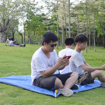 

2019 Hot outdoor multi-function waterproof travel beach mat Suburban picnic moisture-proof cushion