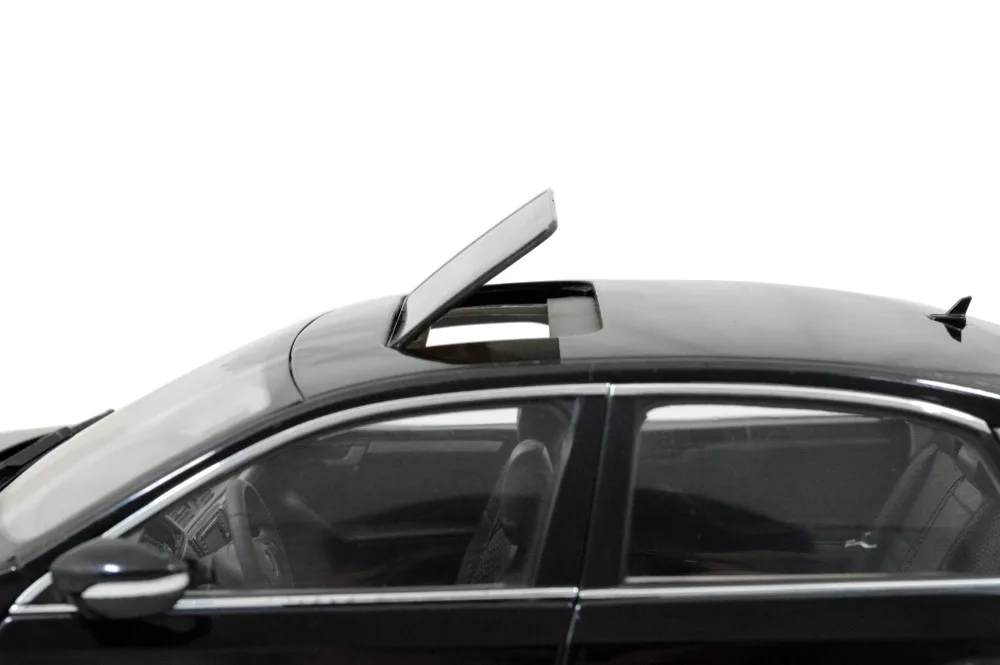 Volkswagen-New-Passat-2016_BK_11