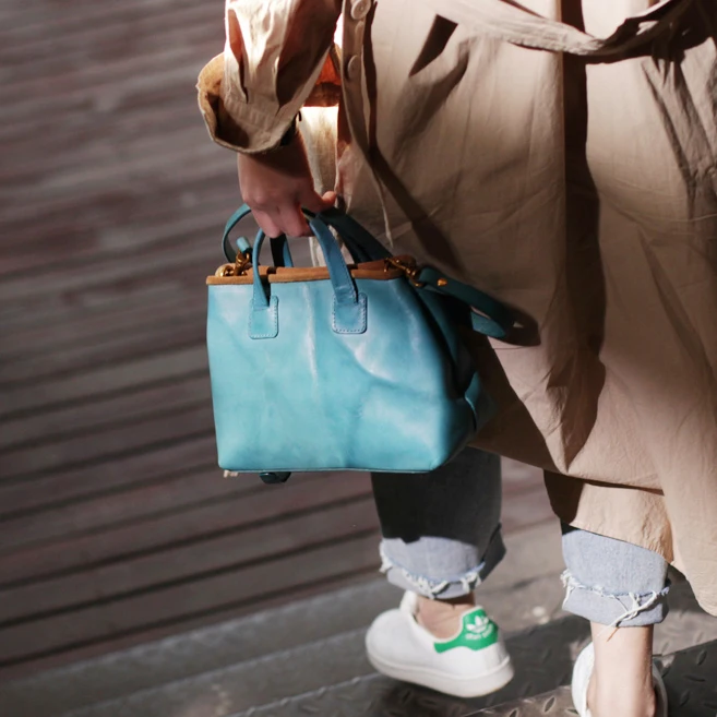 AETOO Crossbody satchel, teen retro simple little tot bag, handmade cowhide female bag