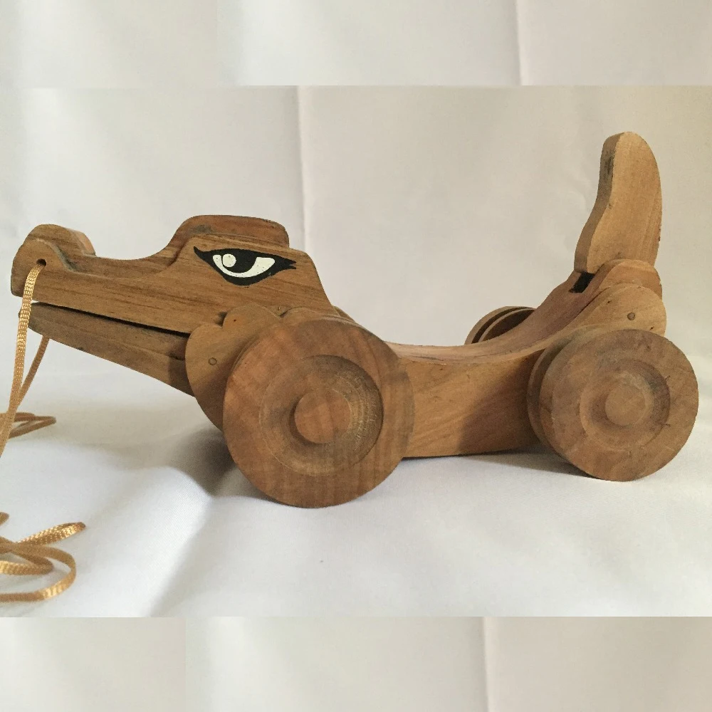 Деревянная игрушка крокодил с прочной тягой 26x10x14 см игрушки колесами и шнурком