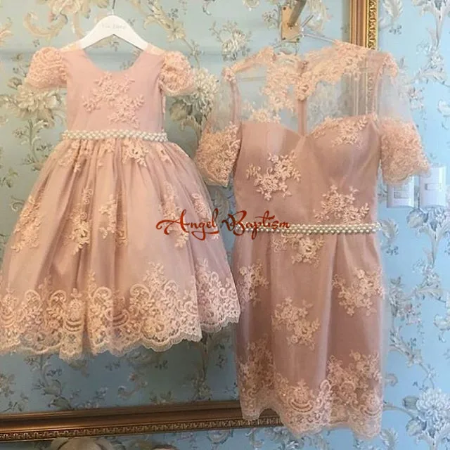 

Vintage Short Sleeves Lace Flower Girl Dresses for Kid Evening Ball Gowns With Bow first communion dresses for girls