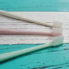 Маленькая зубная щетка красочная простая свежая зубная щетка парная гостиничная одноразовая зубная щетка